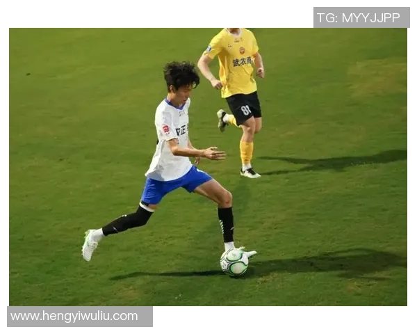 足球明星闪耀武汉引发球迷热潮谁是这位传奇人物