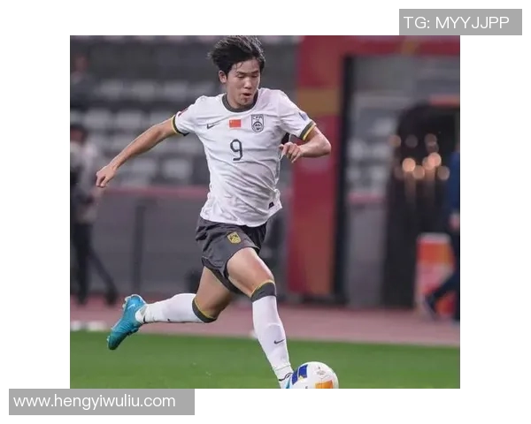 中国足球界的华裔明星球员盘点及其在国际赛场的表现与成就