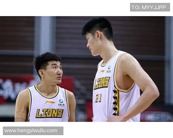 第26轮激战广东队与广厦队展开巅峰对决争夺季后赛席位的关键战役 第26轮激战广东队与广厦队展开巅峰对决争夺季后赛席位的关键战役